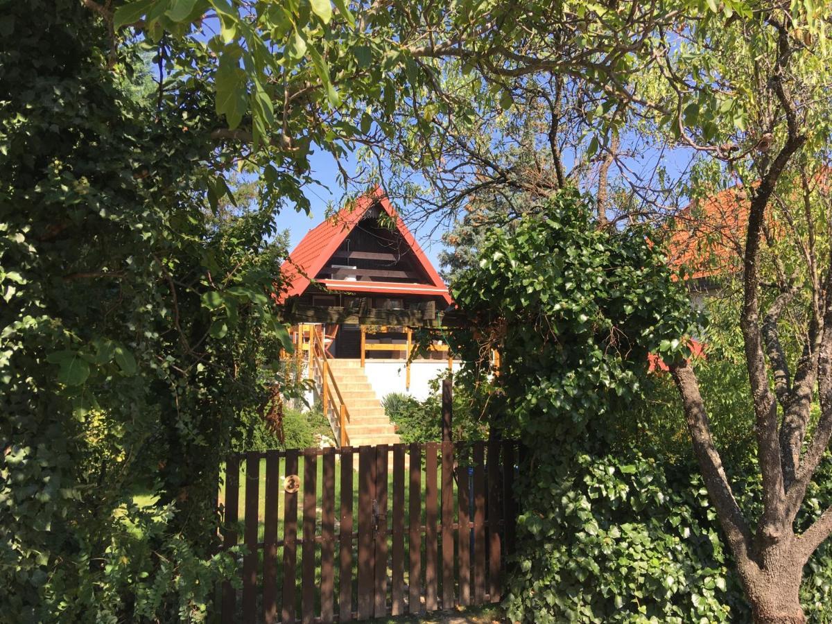 Wooden Apartman Prémium Jacuzzival Alsóörs Exterior foto